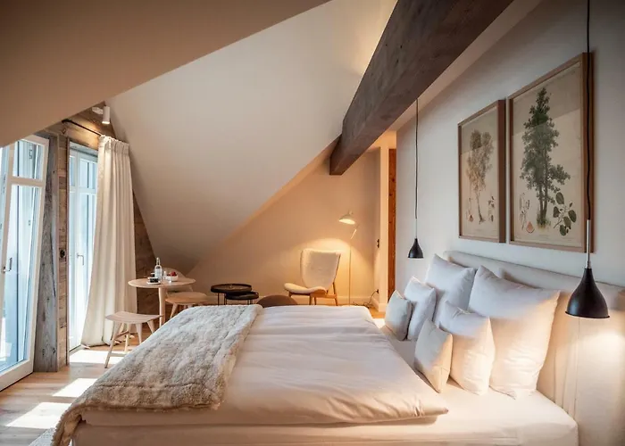 Alpenloge Hotel *